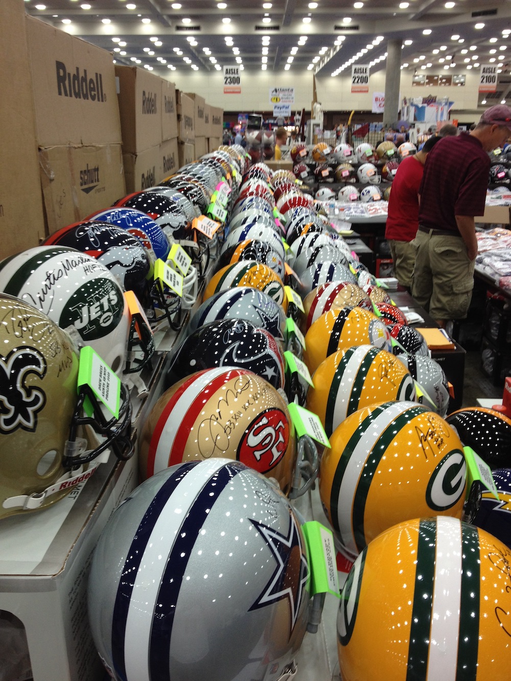 Sports memorabilia convention is the biggest show in Cleveland - ESPN