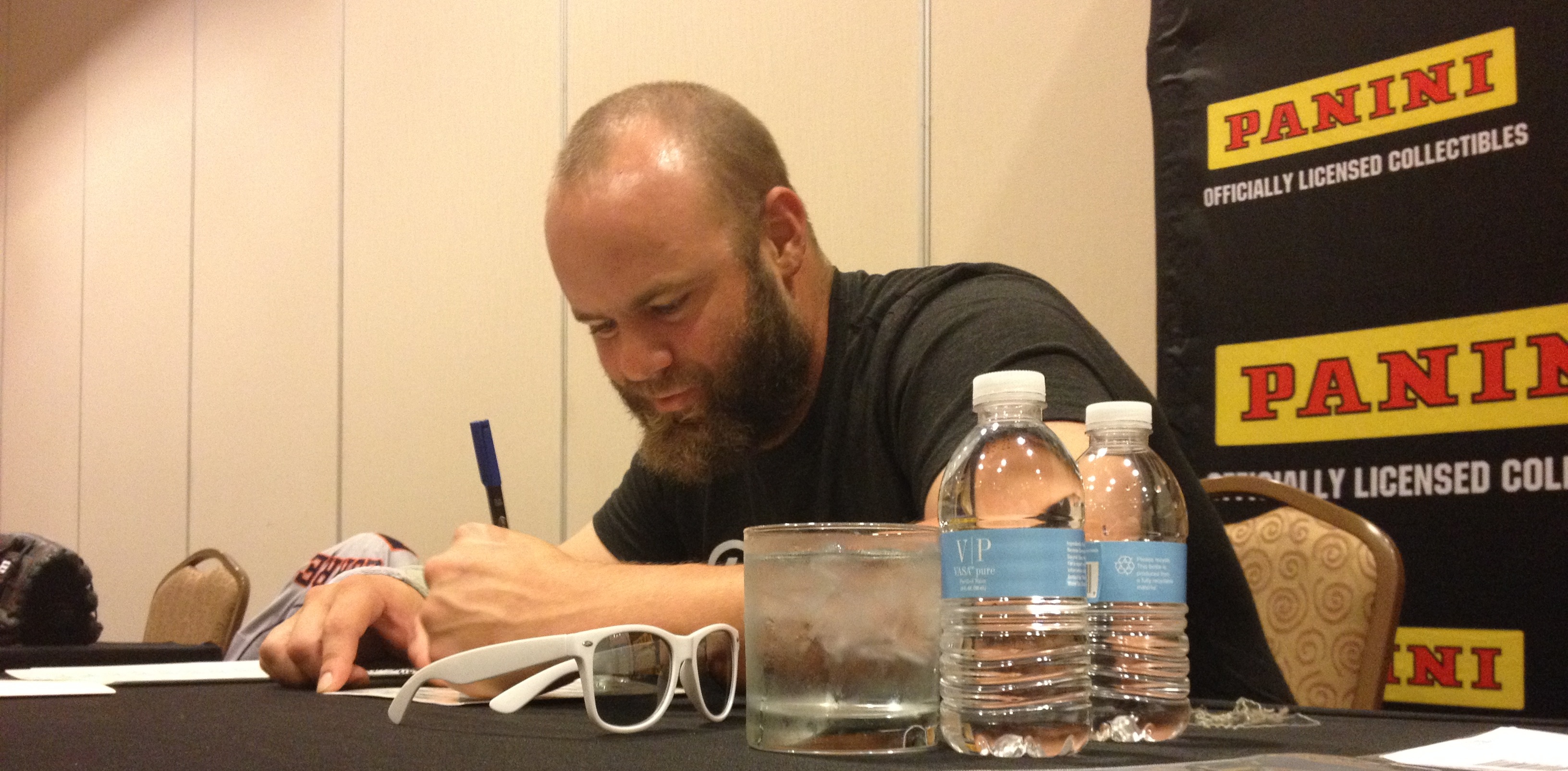 Why Is No One Talking About Evan Gattis's Twitter Avatar?