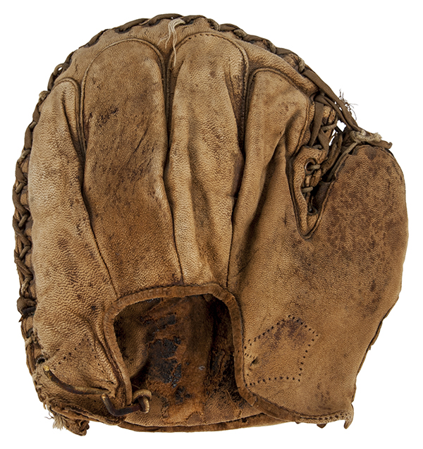 Rare Babe Ruth glove gifted to friend and former MLB player