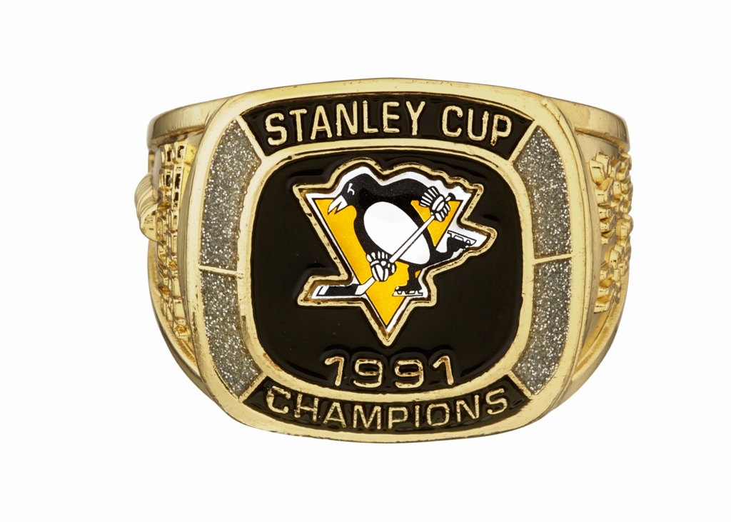 Colorado Avalanche 2022 Stanley Cup Championship Ring is massive | 9news.com