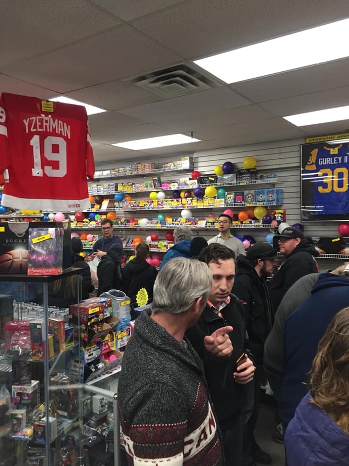 Canadian Local Card Shop of the Week Wayne's Sports Cards Beckett News