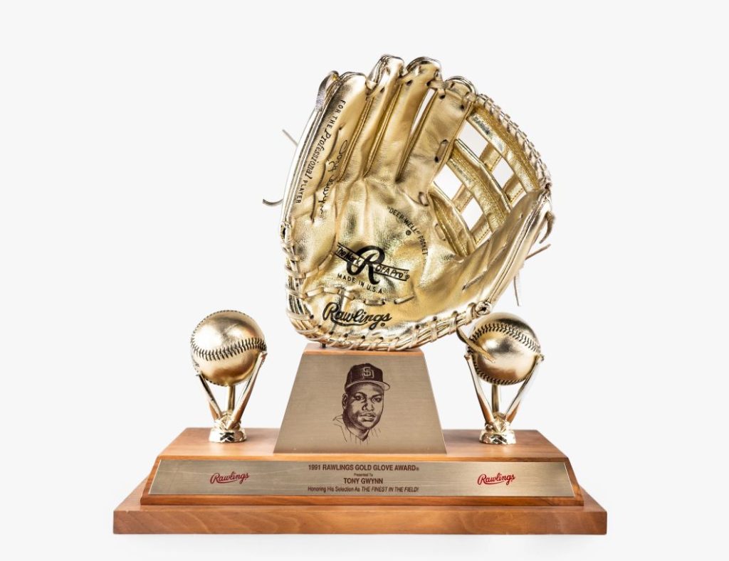 Tony Gwynn 1991 Rawlings Gold Glove Sells for $62,000 at